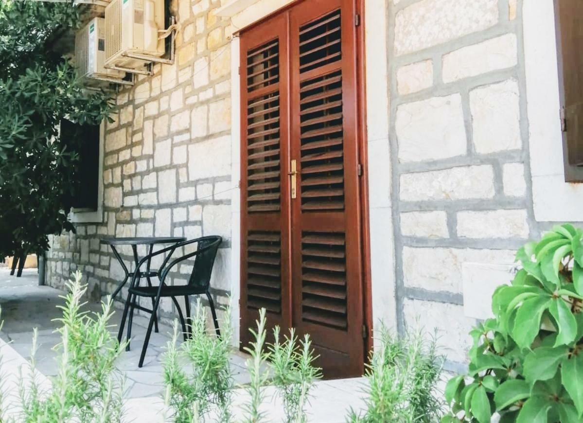 Apartment Karmen Sumartin Εξωτερικό φωτογραφία