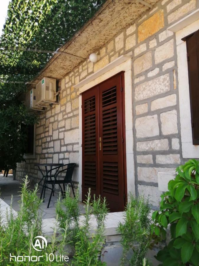 Apartment Karmen Sumartin Εξωτερικό φωτογραφία
